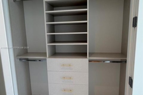 Condo in Miami, Florida, 3 bedrooms  № 2254203 - photo 29
