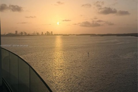 Condo in Miami, Florida, 3 bedrooms  № 2254203 - photo 11