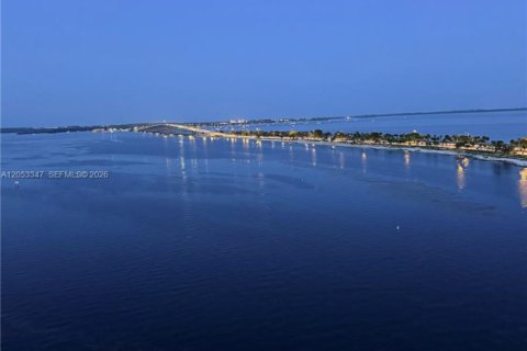 Condo in Miami, Florida, 3 bedrooms  № 2254203 - photo 9