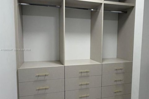 Condo in Miami, Florida, 3 bedrooms  № 2254203 - photo 24