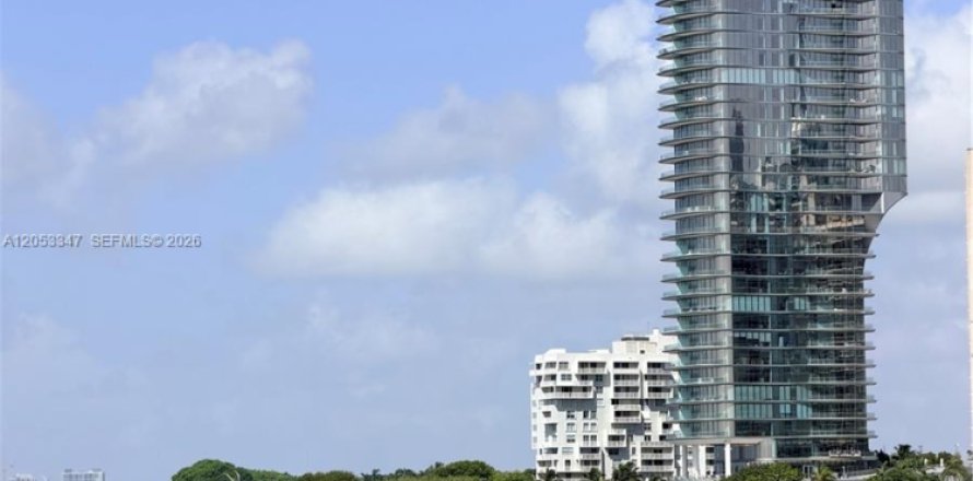 Condo in Miami, Florida, 3 bedrooms  № 2254203