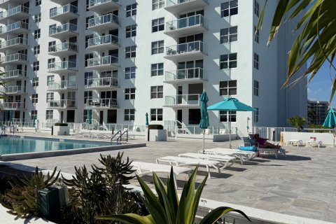 Copropriété à louer à Palm Beach, Floride: 2 chambres, 138.98 m2 № 2417643 - photo 10