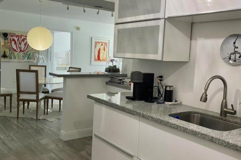 Copropriété à louer à Palm Beach, Floride: 2 chambres, 138.98 m2 № 2417643 - photo 17