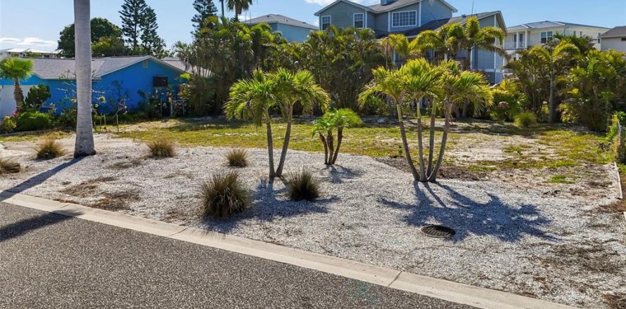 Land in Redington Shores, Florida № 2226787