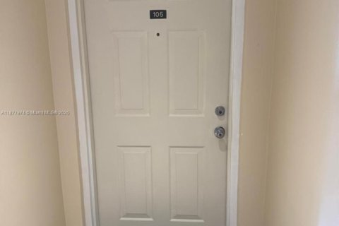 Copropriété à louer à Miami, Floride: 1 chambre, 33.63 m2 № 1922957 - photo 9