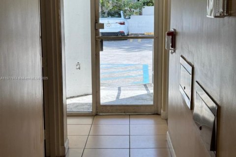 Copropriété à louer à Miami, Floride: 1 chambre, 33.63 m2 № 1922957 - photo 11