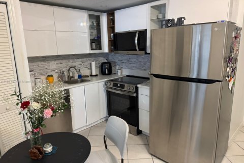 Copropriété à louer à Miami, Floride: 1 chambre, 33.63 m2 № 1922957 - photo 2