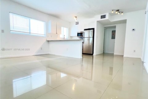 Снять в аренду квартиру в Майами-Бич, Флорида 1 спальня, 77.11м2, № 2034686 - фото 7