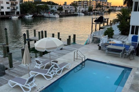 Квартира в Майами-Бич, Флорида 1 спальня, 77.11м2 № 2034686