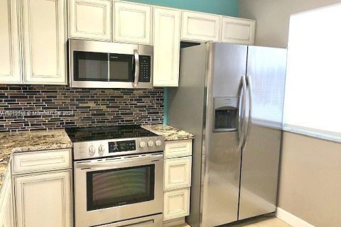 Condominio en venta en Fort Lauderdale, Florida, 1 dormitorio, 65.22 m2 № 1464501 - foto 2