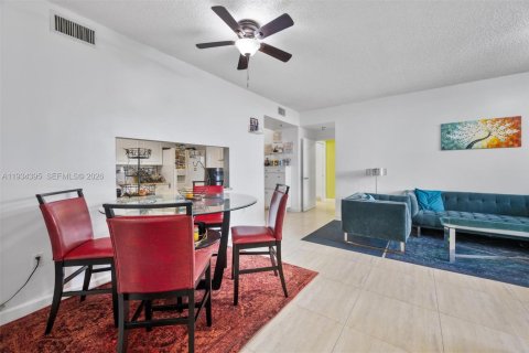 Купить кондоминиум в Дорал, Флорида 3 спальни, 123.56м2, № 1995243 - фото 5