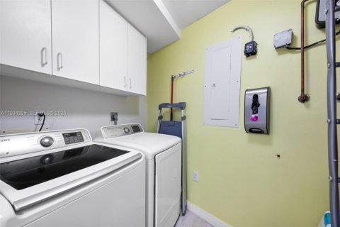 Купить кондоминиум в Дорал, Флорида 3 спальни, 123.56м2, № 1995243 - фото 9