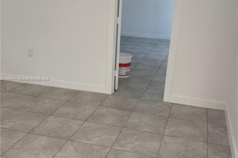 Commercial property in Miami, Florida 1 bedroom, 55.74 sq.m. № 1953118 - photo 8