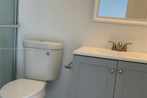 Commercial property in Miami, Florida 1 bedroom, 55.74 sq.m. № 1953118 - photo 4