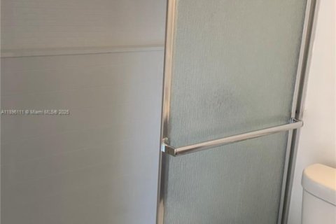 Commercial property in Miami, Florida 1 bedroom, 55.74 sq.m. № 1953118 - photo 3