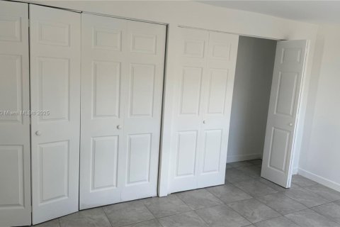 Commercial property in Miami, Florida 1 bedroom, 55.74 sq.m. № 1953118 - photo 6