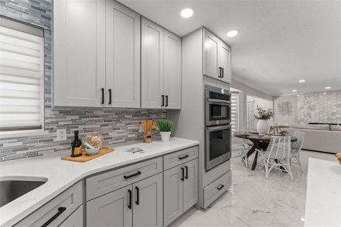 Купить виллу или дом в Уиндермир, Флорида 9 комнат, 259.29м2, № 1826362 - фото 16