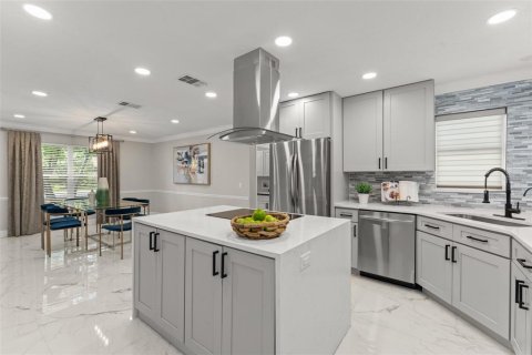 Купить виллу или дом в Уиндермир, Флорида 9 комнат, 259.29м2, № 1826362 - фото 15