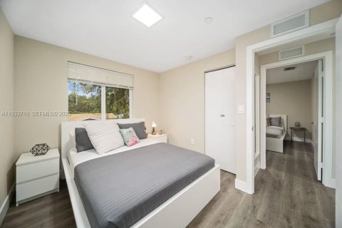 Снять в аренду виллу или дом в Холливуд, Флорида 2 спальни, 74.32м2, № 1991992 - фото 9