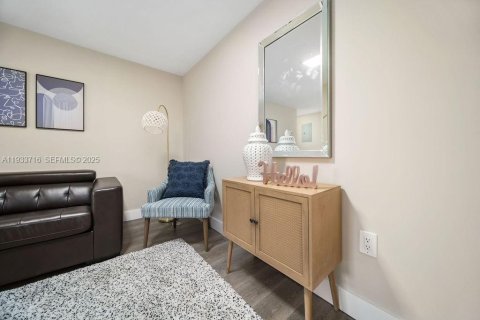 Снять в аренду виллу или дом в Холливуд, Флорида 2 спальни, 74.32м2, № 1991992 - фото 18