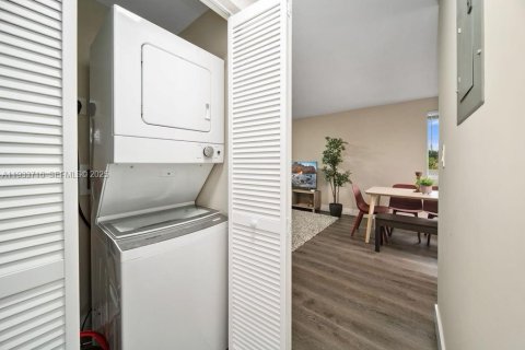 Снять в аренду виллу или дом в Холливуд, Флорида 2 спальни, 74.32м2, № 1991992 - фото 10