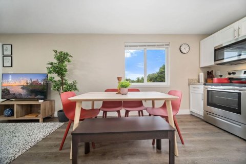 Снять в аренду виллу или дом в Холливуд, Флорида 2 спальни, 74.32м2, № 1991992 - фото 6