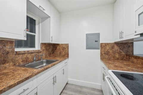 Copropriété à vendre à Miami, Floride: 2 chambres, 72 m2 № 1949296 - photo 8