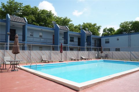 Copropriété à vendre à Miami, Floride: 2 chambres, 72 m2 № 1949296 - photo 25