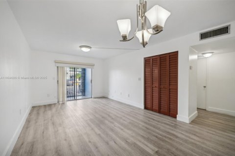 Copropriété à vendre à Miami, Floride: 2 chambres, 72 m2 № 1949296 - photo 3