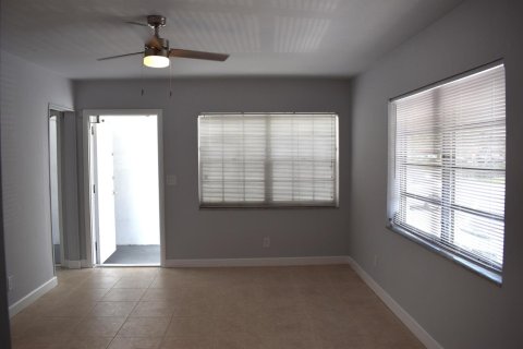 Copropriété à louer à Hallandale Beach, Floride: 1 chambre, 53.42 m2 № 2432283 - photo 7