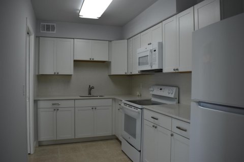 Copropriété à louer à Hallandale Beach, Floride: 1 chambre, 53.42 m2 № 2432283 - photo 4