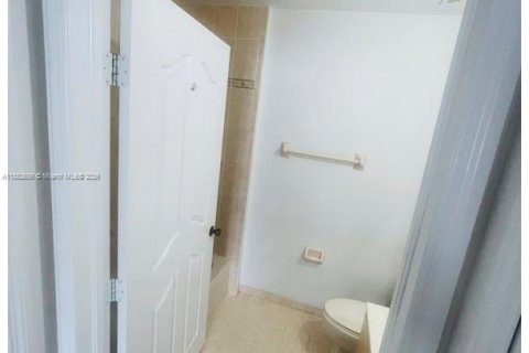Condo in Doral, Florida, 3 bedrooms  № 2037270 - photo 3