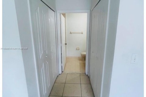 Condo in Doral, Florida, 3 bedrooms  № 2037270 - photo 4