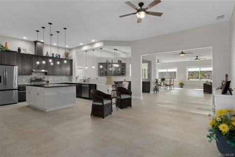 House in Beverly Hills, Florida 5 bedrooms, 400.32 sq.m. № 2166568 - photo 9