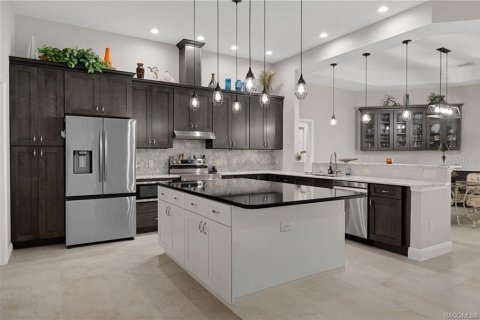 House in Beverly Hills, Florida 5 bedrooms, 400.32 sq.m. № 2166568 - photo 15