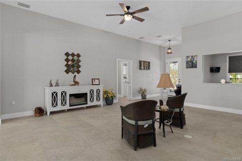 House in Beverly Hills, Florida 5 bedrooms, 400.32 sq.m. № 2166568 - photo 13