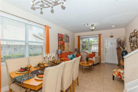 House in Homestead, Florida 5 bedrooms, 221.11 sq.m. № 1817086 - photo 16