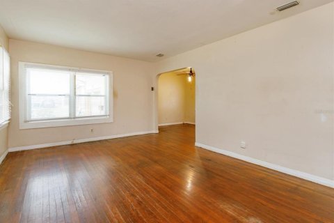 House in Saint Petersburg, Florida 2 bedrooms, 82.59 sq.m. № 1906282 - photo 8