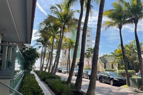 Condominio en venta en Hollywood, Florida, 1 dormitorio, 65.03 m2 № 966021 - foto 1