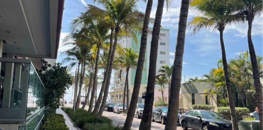 Condo in Hollywood, Florida, 1 bedroom № 966021