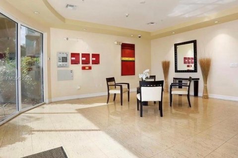 Снять в аренду квартиру в Норт-Бей-Виллидж, Флорида 2 спальни, 98.1м2, № 1983471 - фото 2