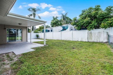 Casa en venta en New Port Richey, Florida, 4 dormitorios, 163.97 m2 № 1835691 - foto 25