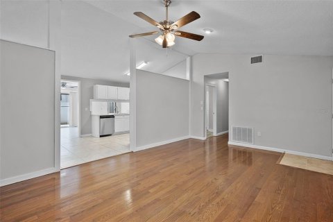 Casa en venta en New Port Richey, Florida, 4 dormitorios, 163.97 m2 № 1835691 - foto 9