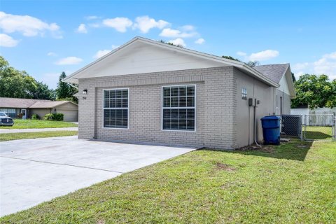 Casa en venta en New Port Richey, Florida, 4 dormitorios, 163.97 m2 № 1835691 - foto 3