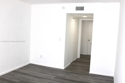 Copropriété à louer à North Miami, Floride: 1 chambre, 73.49 m2 № 1963840 - photo 30
