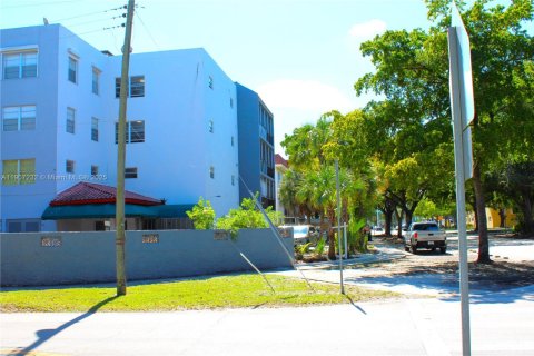 Copropriété à louer à North Miami, Floride: 1 chambre, 73.49 m2 № 1963840 - photo 9