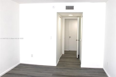 Copropriété à louer à North Miami, Floride: 1 chambre, 73.49 m2 № 1963840 - photo 29