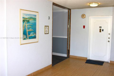 Copropriété à louer à North Miami, Floride: 1 chambre, 73.49 m2 № 1963840 - photo 14