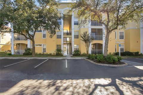 Condo in Maitland, Florida, 1 bedroom  № 1851742 - photo 1