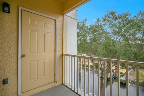 Condo in Maitland, Florida, 1 bedroom  № 1851742 - photo 12